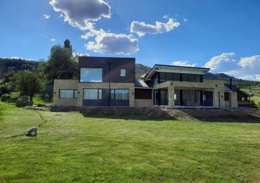 Moderna casa de 4 habitaciones en B° Peñon de Lolog