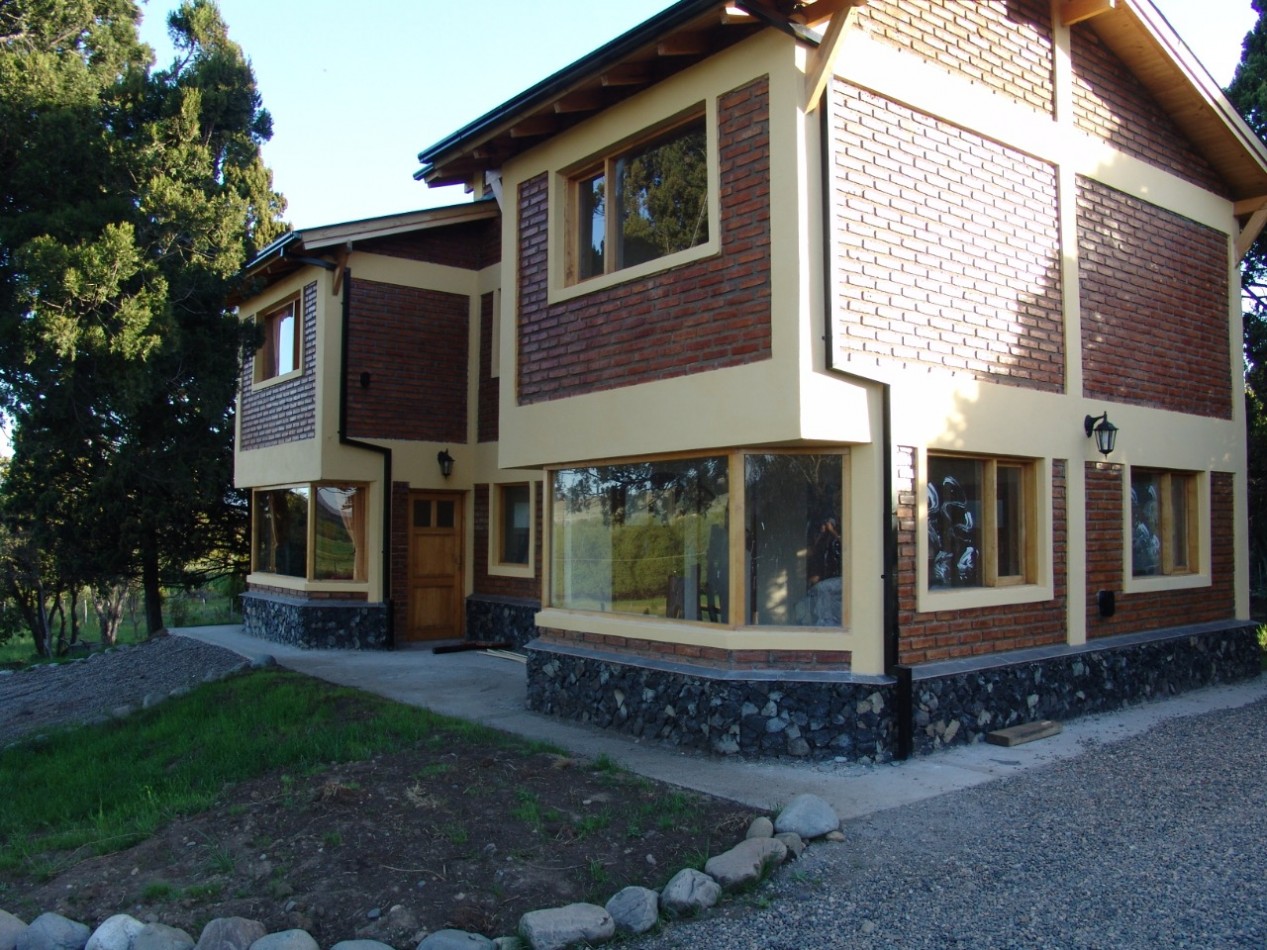 IMPORTANTE COMPLEJO EN TREVELIN -CHUBUT-