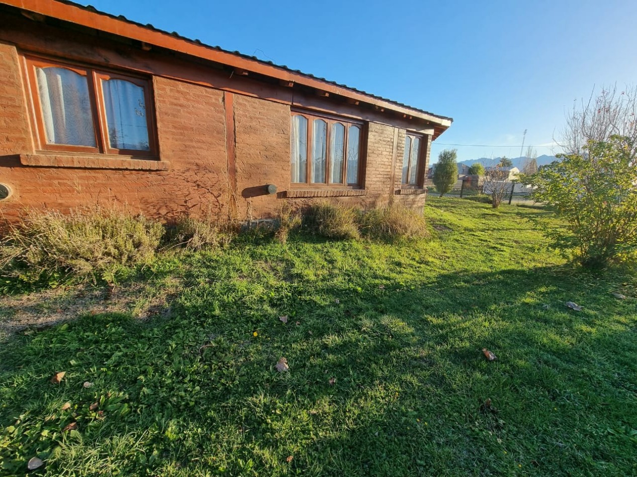 CASA DE 5 DORMITORIOS EN LA LOCALIDAD DE CHOLILA -CHUBUT-