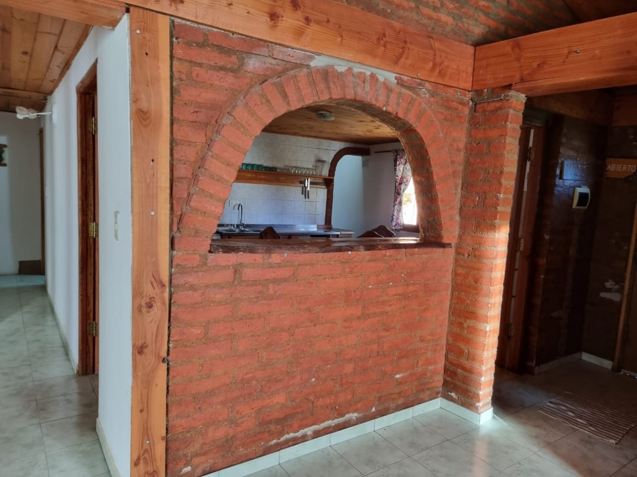 CASA DE 5 DORMITORIOS EN LA LOCALIDAD DE CHOLILA -CHUBUT-