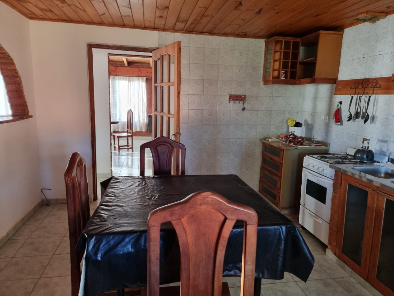 CASA DE 5 DORMITORIOS EN LA LOCALIDAD DE CHOLILA -CHUBUT-