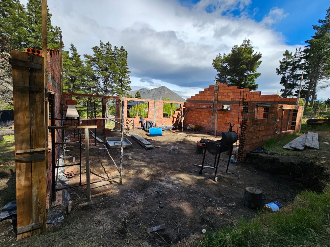 CASA DE 3 DORMITORIOS EN CONSTRUCCION EN ESQUEL CHUBUT 