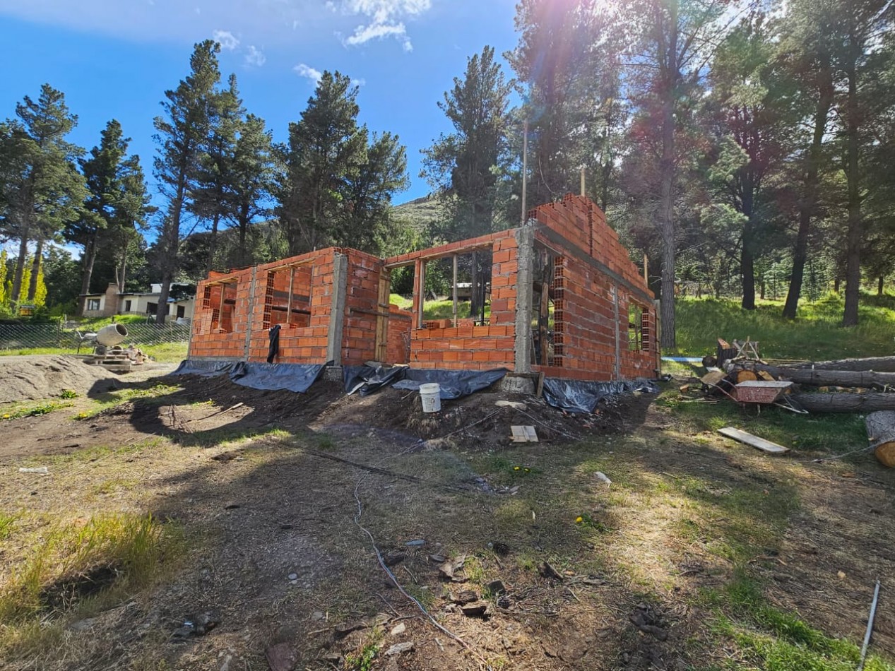 CASA DE 3 DORMITORIOS EN CONSTRUCCION EN ESQUEL CHUBUT 