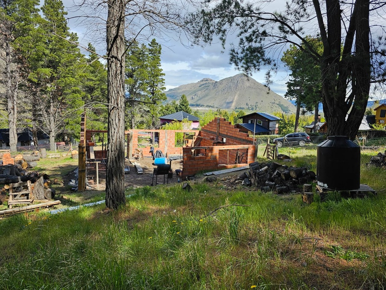 CASA DE 3 DORMITORIOS EN CONSTRUCCION EN ESQUEL CHUBUT 