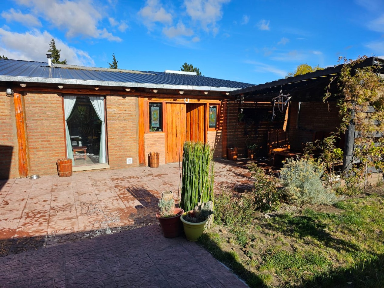 CASA DE 2 DORMITORIOS C/QUINCHO EN ESQUEL CHUBUT