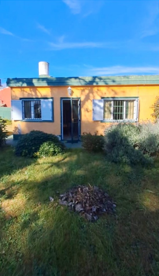 Dos Casas de 2 y 3 Amb sobre gran lote 