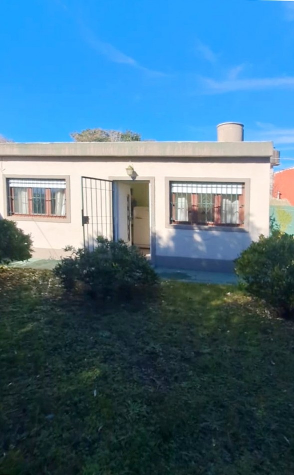 Dos Casas de 2 y 3 Amb sobre gran lote 