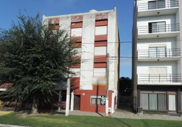 Edificio sobre Avda. principal Talas del Tuyu