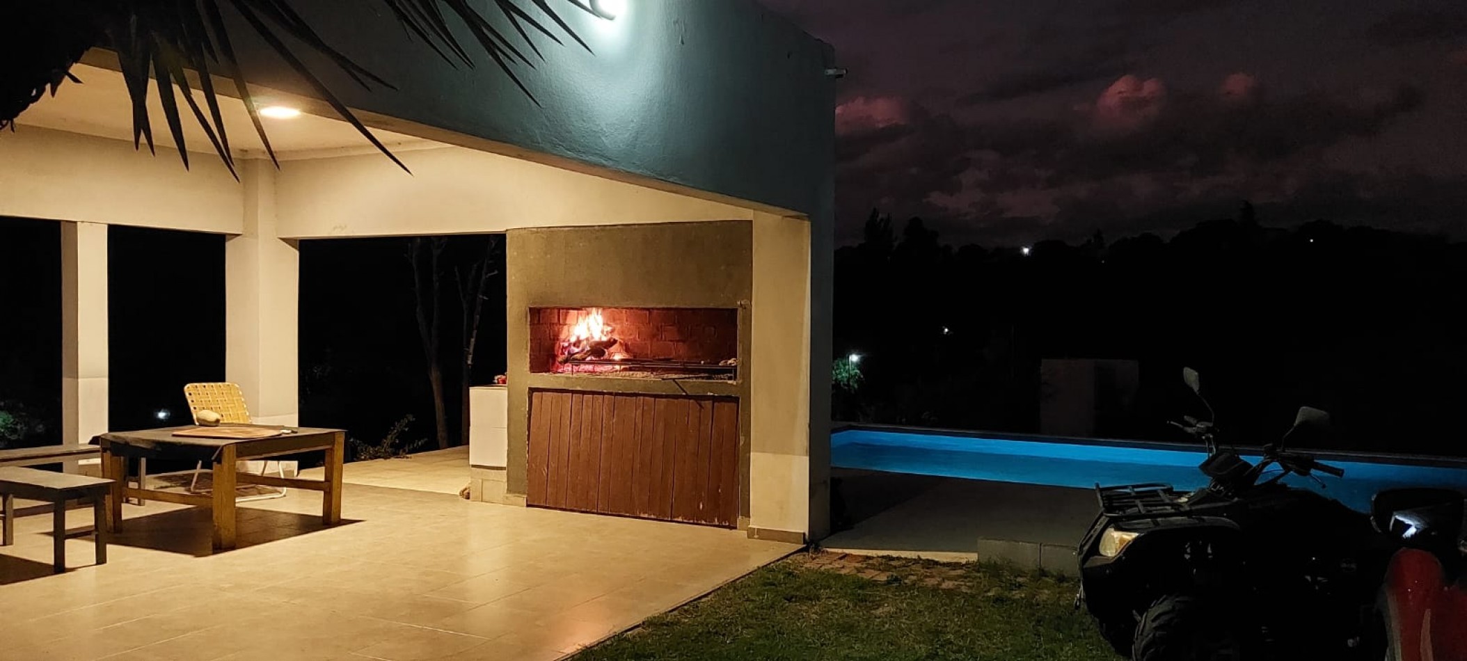 Vendo casa de dos plantas en Villa Lago Azul (B° cerrado sobre el lago San Roque)