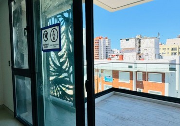 SEMIPISO A ESTRENAR DE 2 AMBIENTES CON COCHERA PLAYA GRANDE