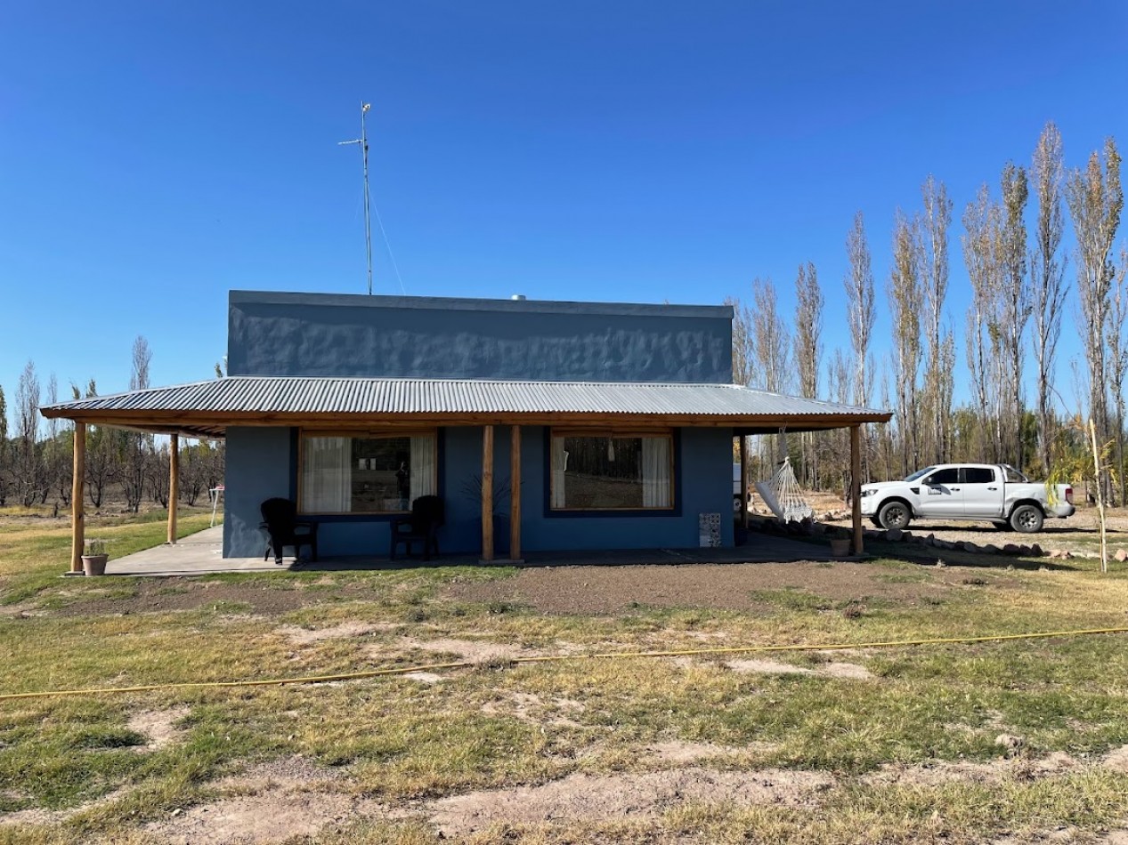 CASA DE CAMPO CON TERRENO DE 1,7 HECTAREAS