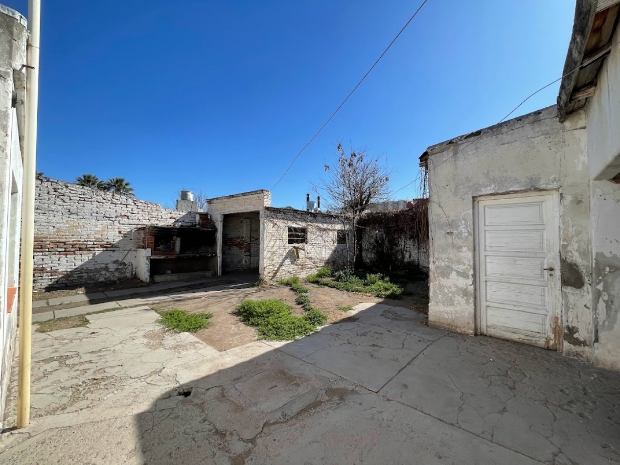 VIVIENDA CERCA DE TRIBUNALES Y HOSPITAL PUBLICO