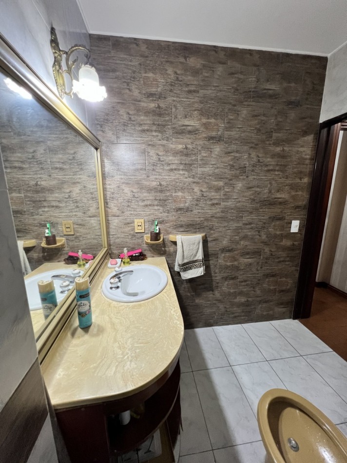 CASA en venta 5 ambientes san justo
