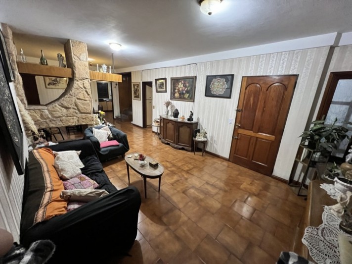 CASA en venta 5 ambientes san justo