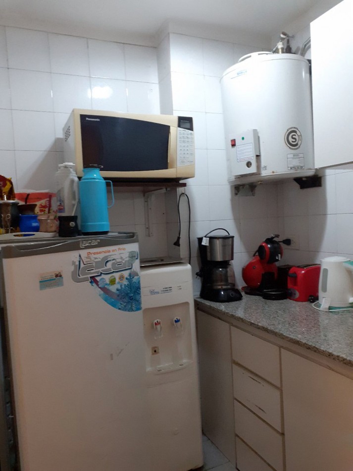 Venta oficina. Planta libre subdividido en 5 ambientes + Kitchenette + 2 baños