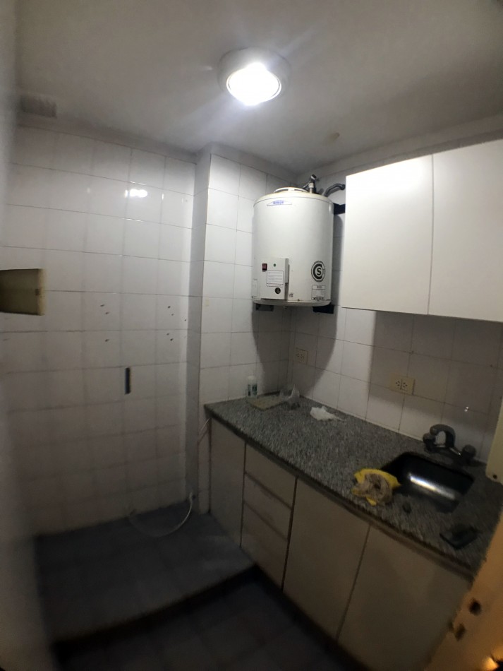 Venta oficina. Planta libre subdividido en 5 ambientes + Kitchenette + 2 baños