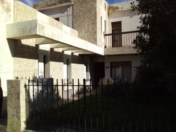 VIVIENDA DE DOS PLANTAS EN ZONA CENTRO