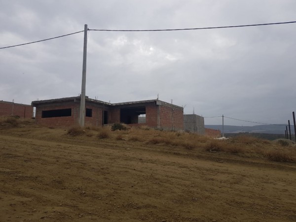 VENTA TERRENO CON VIVIENDA EN OBRA