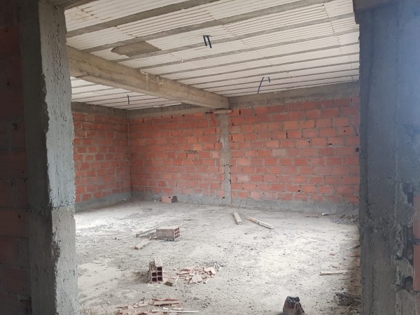 VENTA TERRENO CON VIVIENDA EN OBRA