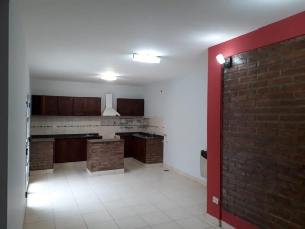 VENTA CASA CON LOCAL COMERCIAL