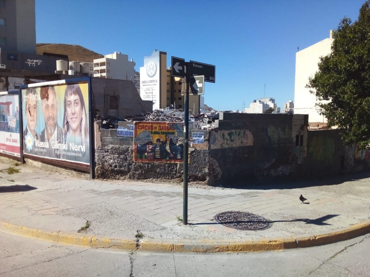 VENTA DE TERRENO EN  ESQUINA ZONA CENTRO