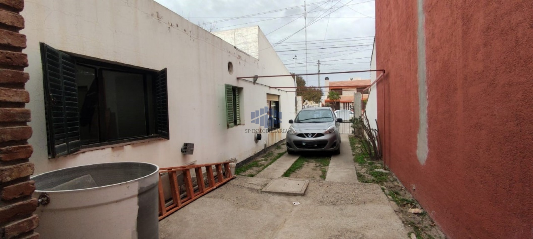 VENTA DE VIVIENDA CON LOCAL COMERCIAL EN TRELEW