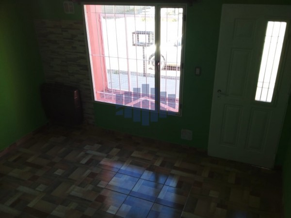 VIVIENDA DE DOS PLANTAS EN ZONA SUR