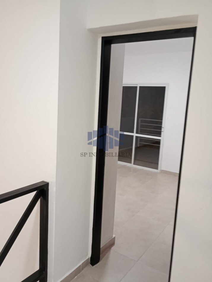 ALQUILER VIVIENDA DE 2 PLANTAS EN FERNANDEZ ORO