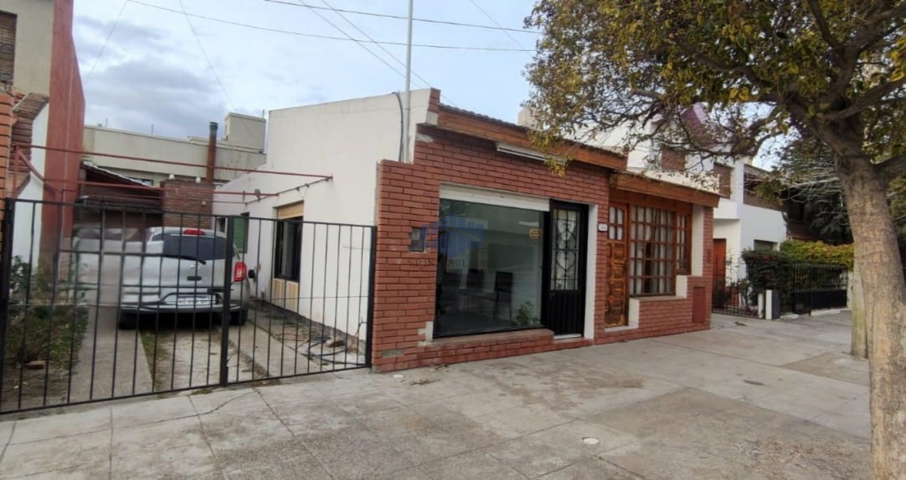 VENTA DE VIVIENDA CON LOCAL COMERCIAL EN TRELEW
