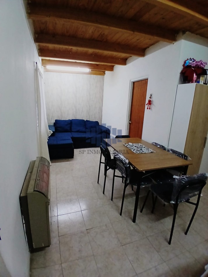 VENTA DE PROPIEDAD CON SEIS VIVIENDAS MAS UN LOCAL COMERCIAL EN ZONA SUR