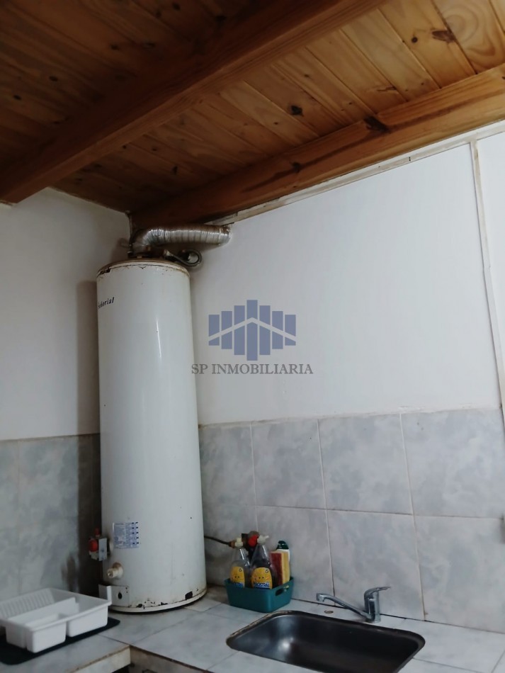 VENTA DE PROPIEDAD CON SEIS VIVIENDAS MAS UN LOCAL COMERCIAL EN ZONA SUR