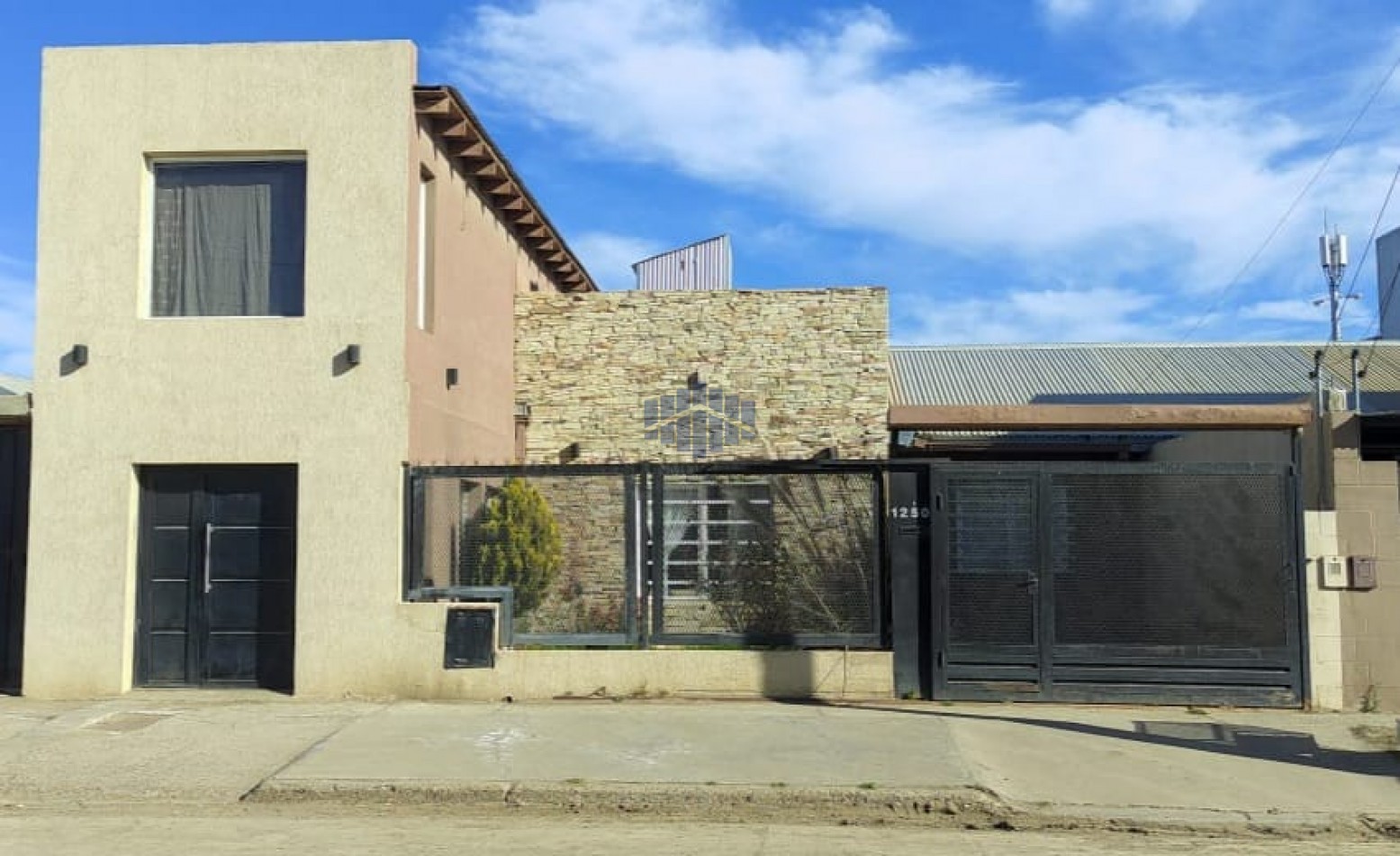 VENTA VIVIENDA DE 2 PLANTAS EN ZONA SUR