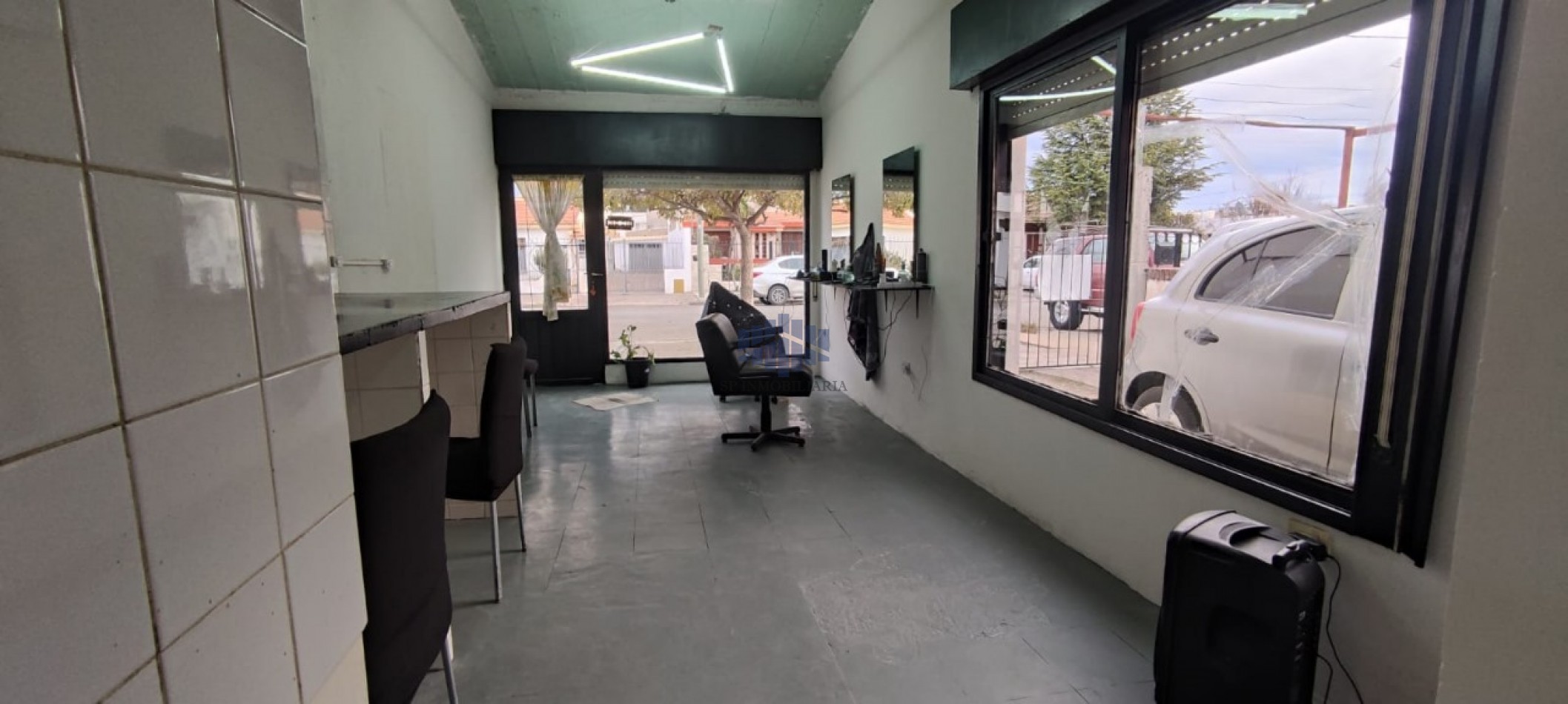 VENTA DE VIVIENDA CON LOCAL COMERCIAL EN TRELEW