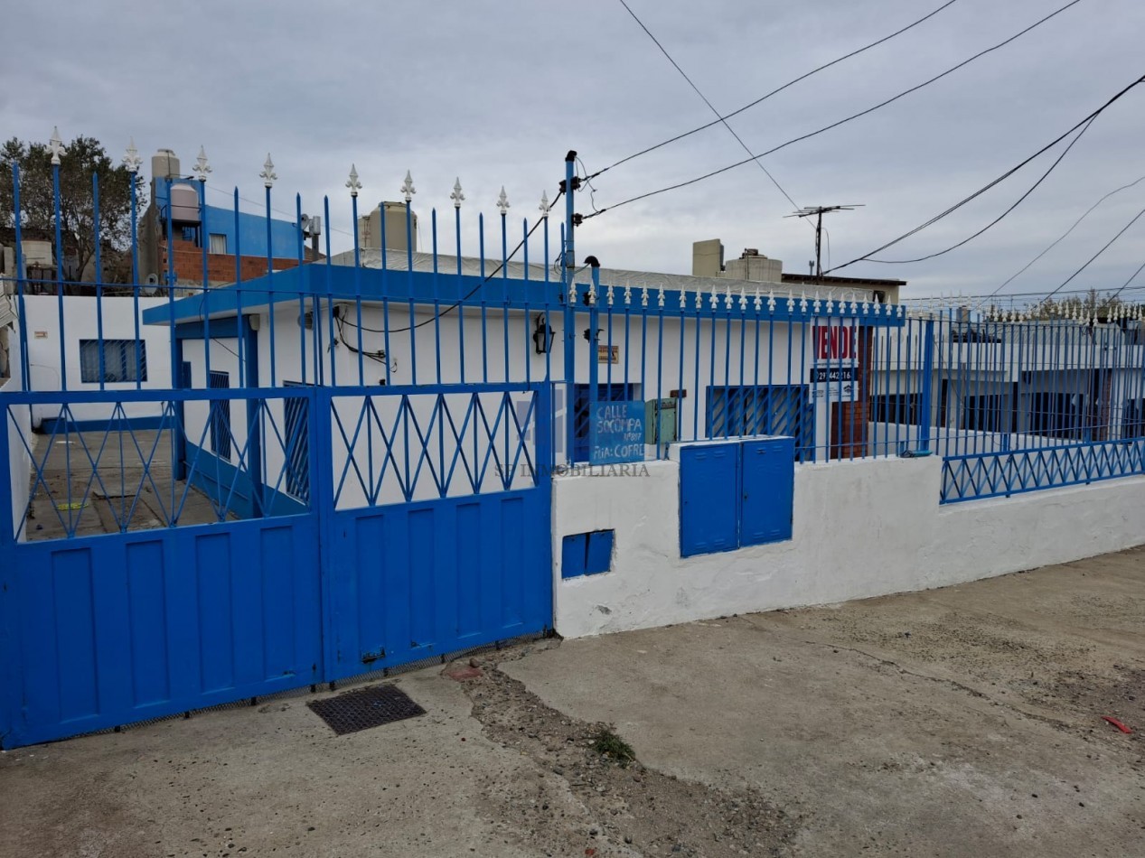 VENTA DE LOTE CON 2 VIVIENDAS UNIFAMILIARES EN ZONA SUR