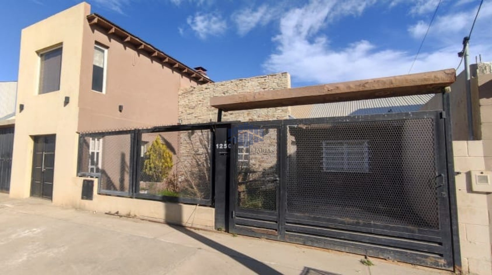 VENTA VIVIENDA DE 2 PLANTAS EN ZONA SUR