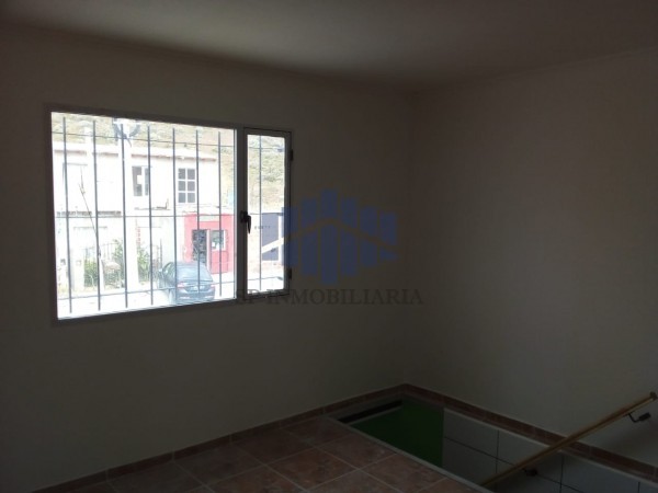 VIVIENDA DE DOS PLANTAS EN ZONA SUR