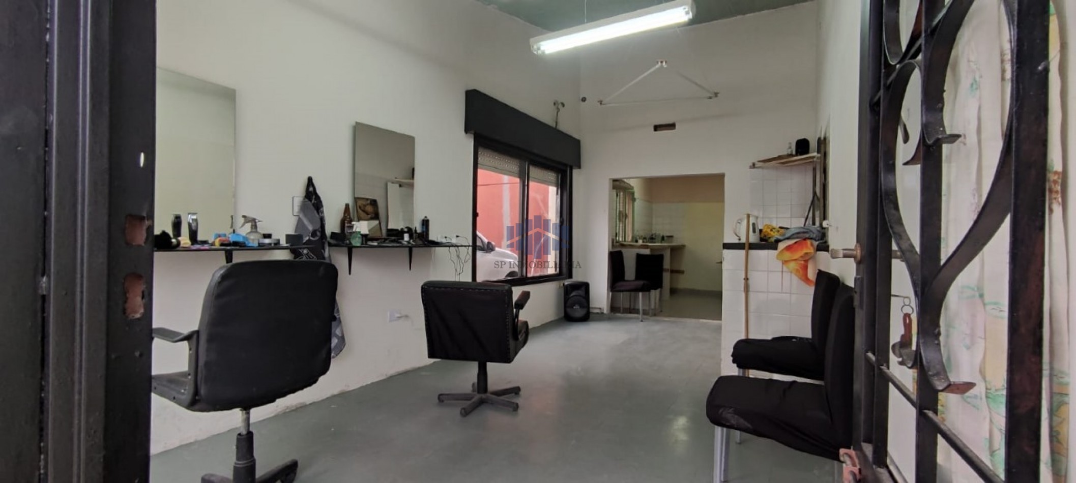 VENTA DE VIVIENDA CON LOCAL COMERCIAL EN TRELEW