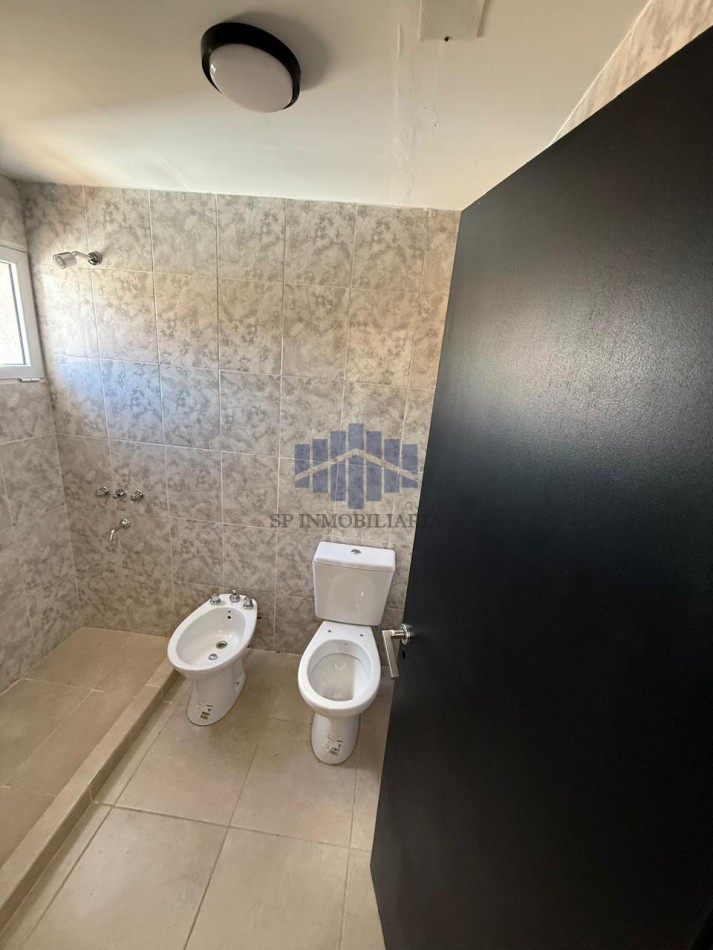 ALQUILER VIVIENDA DE 2 PLANTAS EN FERNANDEZ ORO