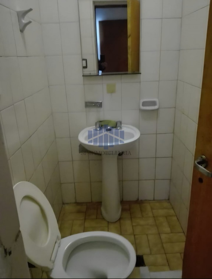 VENTA DE PROPIEDAD CON SEIS VIVIENDAS MAS UN LOCAL COMERCIAL EN ZONA SUR