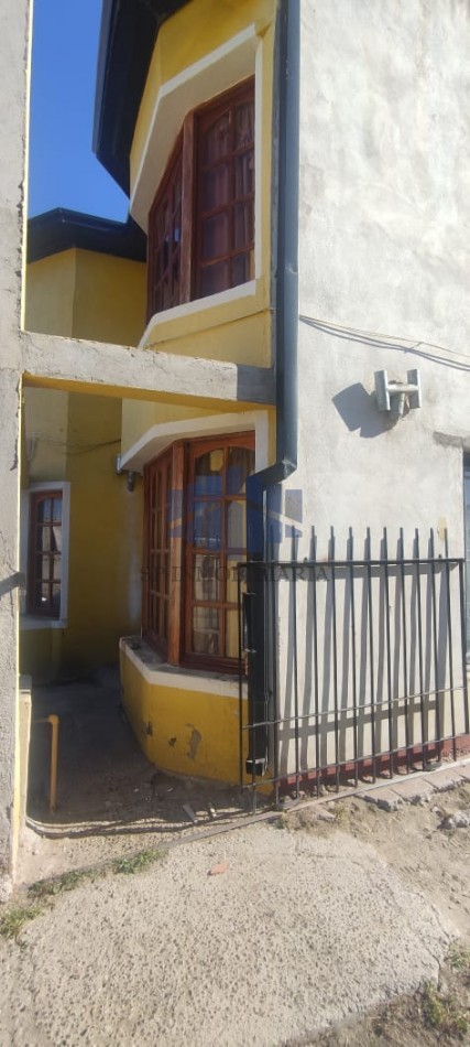 ALQUILER VIVIENDA DE 2 PLANTAS EN ZONA SUR
