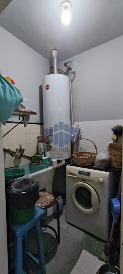 VENTA DE VIVIENDA CON LOCAL COMERCIAL EN TRELEW