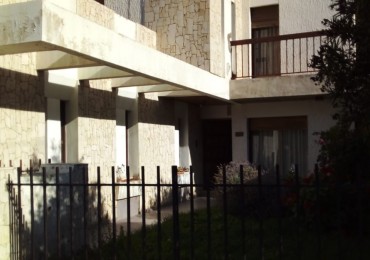 VIVIENDA DE DOS PLANTAS EN ZONA CENTRO