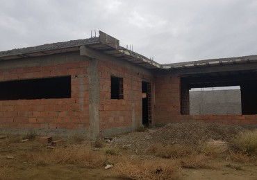 VENTA TERRENO CON VIVIENDA EN OBRA