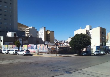 VENTA DE TERRENO EN  ESQUINA ZONA CENTRO