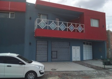 VENTA LOTE CON 4 DEPARTAMENTOS Y LOCAL COMERCIAL EN KM 5